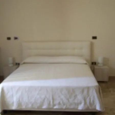 Elena Peschiera del Garda