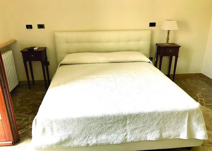 Elena Peschiera del Garda